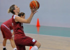 Basketbolistes aicina doties krūts veselības atbalsta gājienā no Brīvības pieminekļa