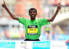 Gebraselasi uzvar 10km skrējienā Mančestrā