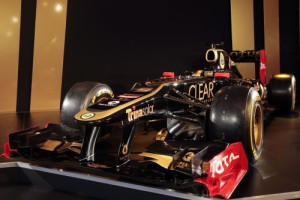 "Red Bull", "Lotus" un "Sauber" prezentē jaunos modeļus (foto, video)
