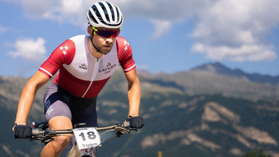 Blūms in Ermane-Marčenko osvojila naslov latvijskega prvaka v MTB maratonu, Gudiškis zmagal v Ignalini
