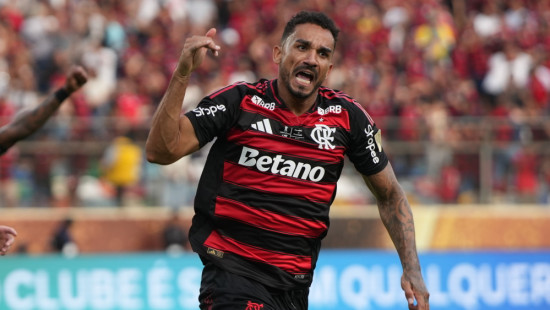 Danilu gūst vārtus pēc stūra sitiena, "Flamengo" ceturto reizi triumfē  "Copa Libertadores"