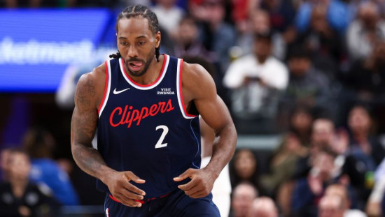 ''Raptors'' un ''Mavericks'' interesējas par iespējām maiņas darījumā iegūt Lenardu