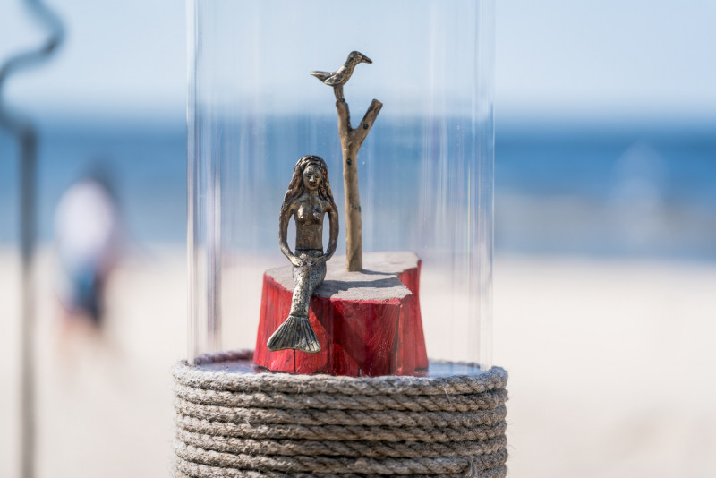 Dzintaru pludmalē apskatāma tēlniecības izstāde “Mākslas liedags. Totēmi”