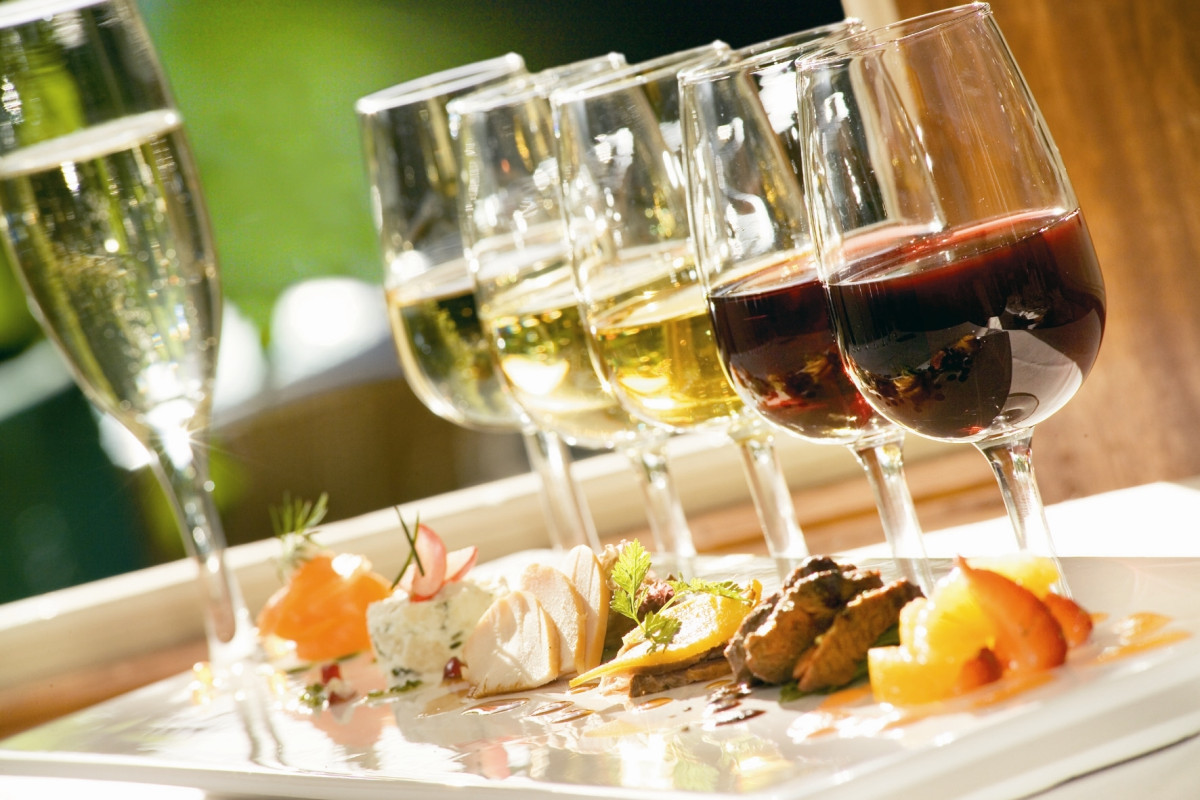 barrel iron Petulance Vīna un ēdiena harmonija. Kā pareizi izvēlēties vīnu pie ēdiena – Receptes  – epadomi.lv
