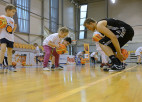 Foto: "Basketbols aicina" kopā ar 'VEF Rīga' vīriem