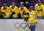 Zviedru hokejisti trešajā periodā sakauj slovēņus un iekļūst pusfinālā