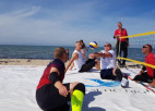 Latvijas pludmales sēdvolejbola izlase triumfē turnīrā Lietuvā