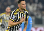 ''Juventus'' minimāli uzvar čempioni un pagaidām pārņem vadību A sērijā