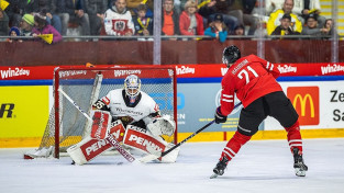 Austrijas hokejisti revanšējas pasaules vicečempionei, Čehijai aprīlī sešas uzvaras
