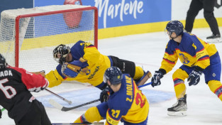 Rumānijas hokejisti pārspēj arī Japānu un turpina negaidīto sapni par elites divīziju