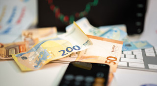 Mazā biznesa un personīgo finanšu higiēna: Kā nodalīt kontus un likt brīvajiem līdzekļiem pelnīt