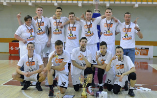 Foto: U-19 grupā triumfē "VEF Rīga" puiši