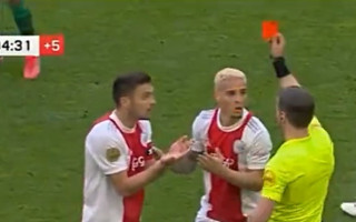 Video: "Ajax" futbolisti sarīko laika vilcināšanas priekšnesumu