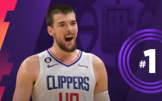 Video: Karsējmeiteņu ielenktais Zubacs triumfē "Shaqtin' A Fool" topā