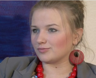 Video: Ģimenē pārcietu dažādas vardarbības formas- atklāta intervija ar  jauno rakstnieci Santu Arāju