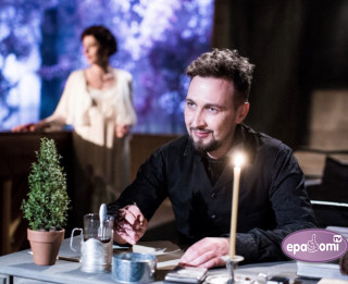 Video: GRANĀTU KRĀSAS APROCE Dailes teātrī. Izrādes fragmenti