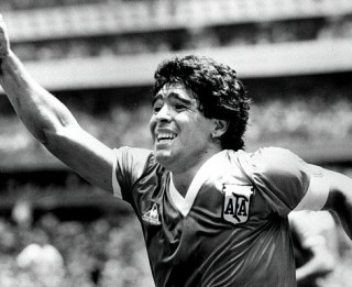 Miris Djego Maradona –  viens no visu laiku slavenākajiem sportistiem pasaulē