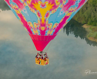 Video: "Melo-M" uzstājas gaisa balonā kilometra augstumā