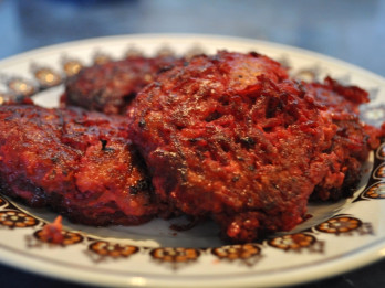 Gaļas un biešu kotletes