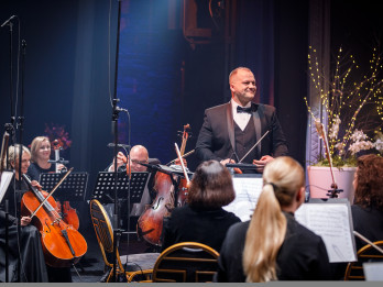 Operetes teātra koncertā «Musique d'amour»  skanēs ukraiņu tautas dziesma «Vijole spēlē»