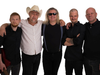 “Apvedceļš” un draugi satiksies koncertā “Durvis uz vasaru” “Apvedceļš” un draugi satiksies koncertā “Durvis uz vasaru”