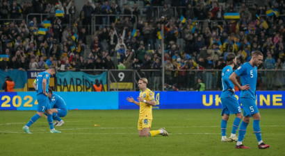 Ukraiņi atgūstas arī pret Islandi, Ščensnijs ieved Poliju finālturnīrā