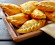 Empanadass ar kazas sieru un nātrēm