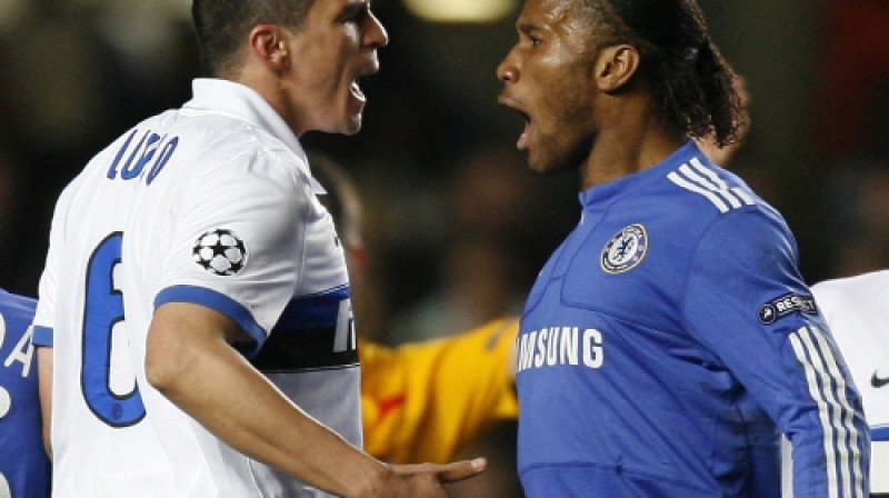 "Inter" aizsargs Lusiu pret "Chelsea" uzbrucēju Didjē Drogbā
Foto: AFP/Scanpix