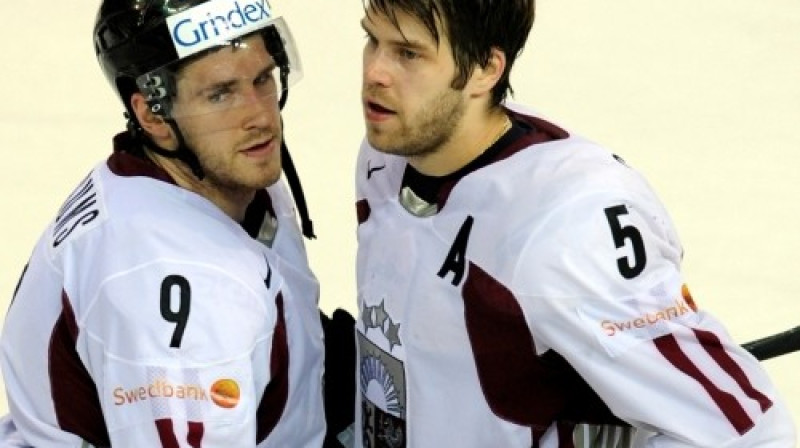 Tieši Sprukts un Karsums šovakar var apliecināt, ka NHL komandas savulaik viņus nenovērtēja. 

Foto: Romāns Kokšarovs, f64
