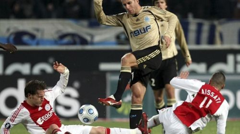 Benoī Šeirū izvairās no "Ajax" spēlētājiem
Foto: AP