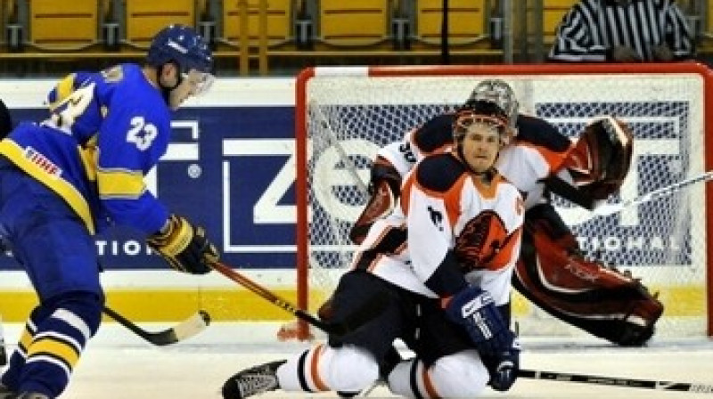 Ukraiņi izrēķinās ar Nīderlandes hokejistiem
Foto: iihf.com