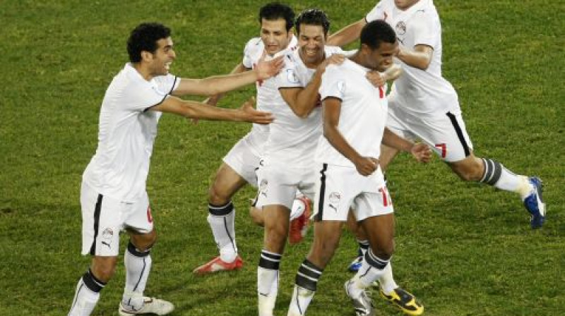 Ēģiptes futbolisti priecājas par vienīgajiem vārtiem
Foto: AFP
