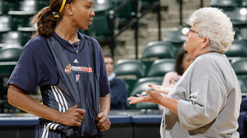 Tamika Catchings un "Indiana Fever" galvenā trenere Lin Dunn
Foto: wnba.com