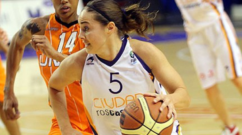 #5 Becky Hammon vs 2006 WNBA Finals MVP Deanna Nolan
Foto: fibaeurope.com