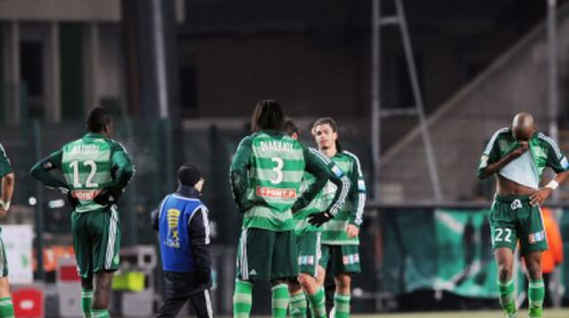 Sentetjēnas futbolisti saskumuši pēc finālsvilpes
Foto: AFP/Scanpix