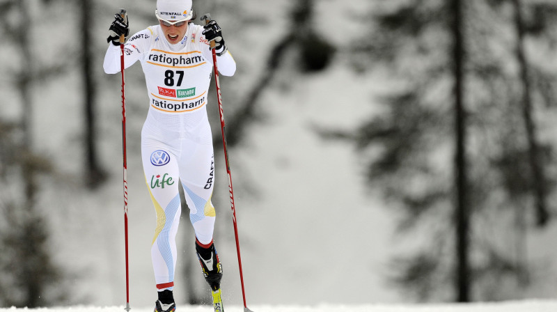 Šorlotei Kallai (att.) čempionātā viens zelts un divi sudrabi.
AFP foto