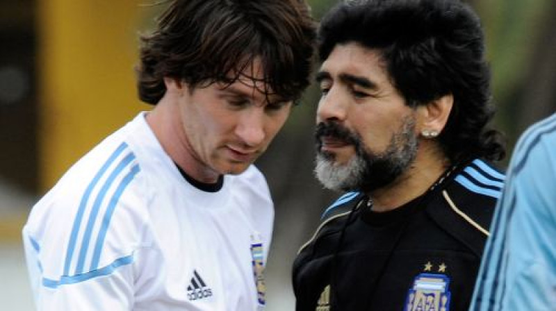 Lionels Mesi un Djēgo Maradona
Foto: AFP/ Scanpix