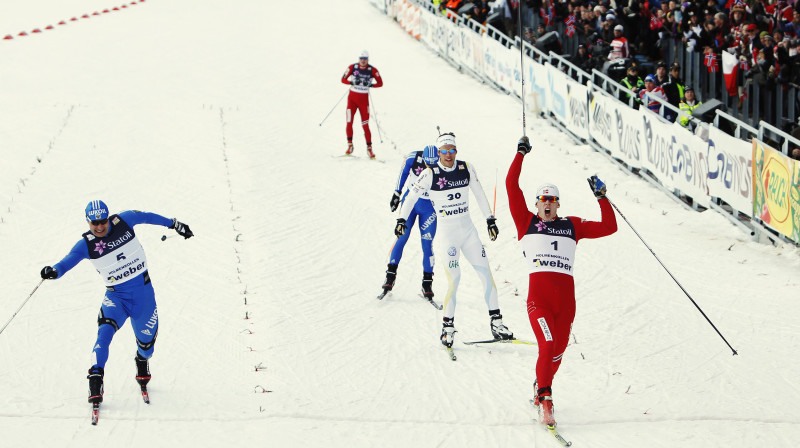 Anderss Glērsens uzvar Holmenkollenā šogad martā. Šodien Diseldorfā viņš nodrošināja Norvēģijai II uzvaru komandu sprintā. Foto:Scanpix