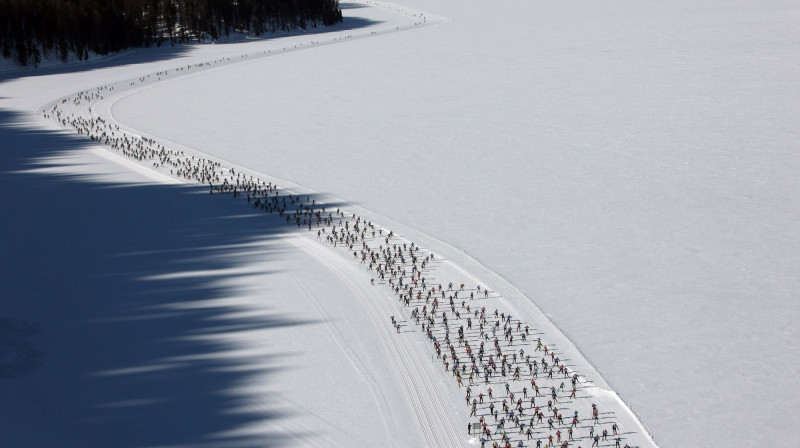 Slēpotāju "upe" Engadinas maratonā Šveicē.
Foto:www.worldloppet.com