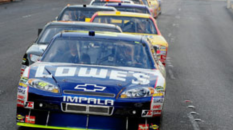 Džimijs Džonsons NASCAR auto parādē
Foto: AP/Scanpix