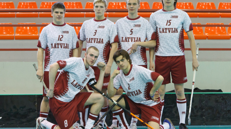 Latvijas junioru izlasē visvairāk ir Lielvārdes florbola audzēkņu - seši
Foto: Mārtiņš Šults