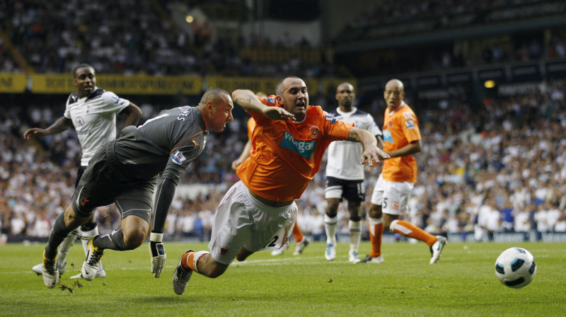 Vai "Blackpool" futbolisti pēdējā kārtā tomēr ielēks vilcienā, ko sauc par vietas saglabāšanu premjerlīgā? Foto: Reuters/Scanpix