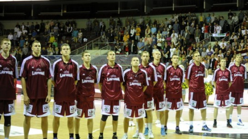 Latvijas valstsvienība'2011 - komanda vēl top.
Foto: Romāns Kokšarovs, Sporta Avīze/f64