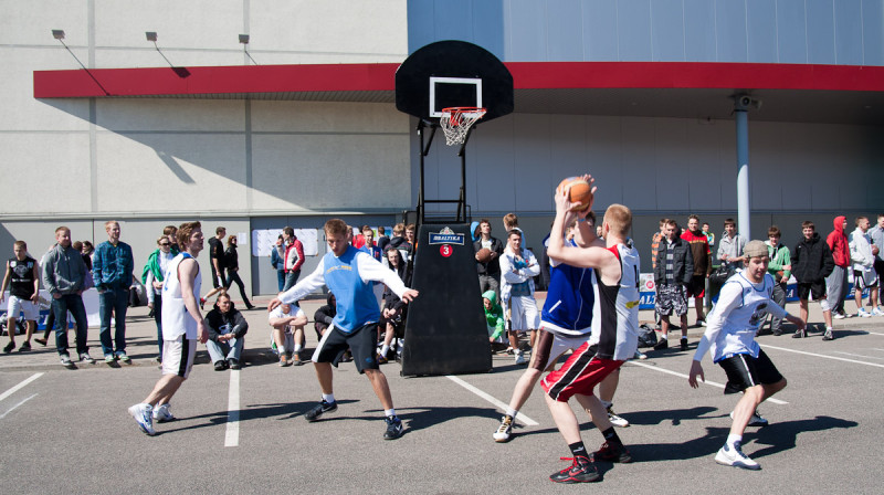 Basketbola dienas strītbola turnīrs pie Arēnas.
Foto: Ēriks Biters