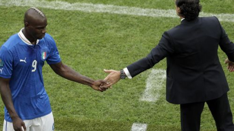 Mario Balotelli un Čezāre Prandelli
Foto: AP/Scanpix