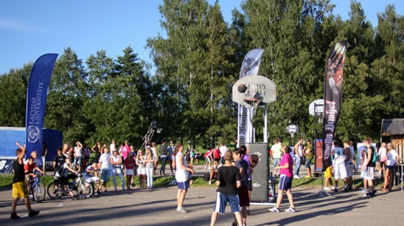 "Ghetto Basket" turnīrs 2011. gada vasarā Limbažos
Foto: Renārs Buivids