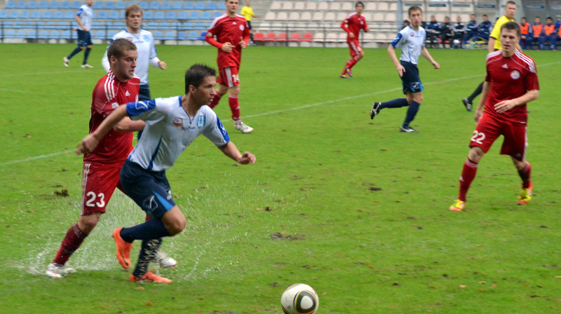 Laikapstākļi "Skonto" un "Jūrmalas" futbolistus šodien nelutināja
Foto: M.Jankovskis, Sportacentrs.com