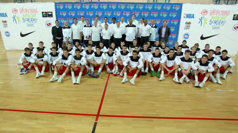 Basketball without borders Maskavas nometnes dalībnieki.
Foto: nba.com