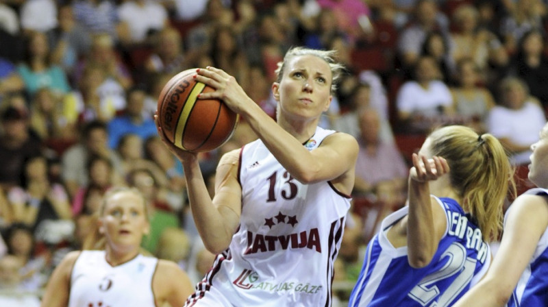 Kristīne Kārkliņa spēlē pret Somiju
Foto: Gints Ivuškāns, f64
