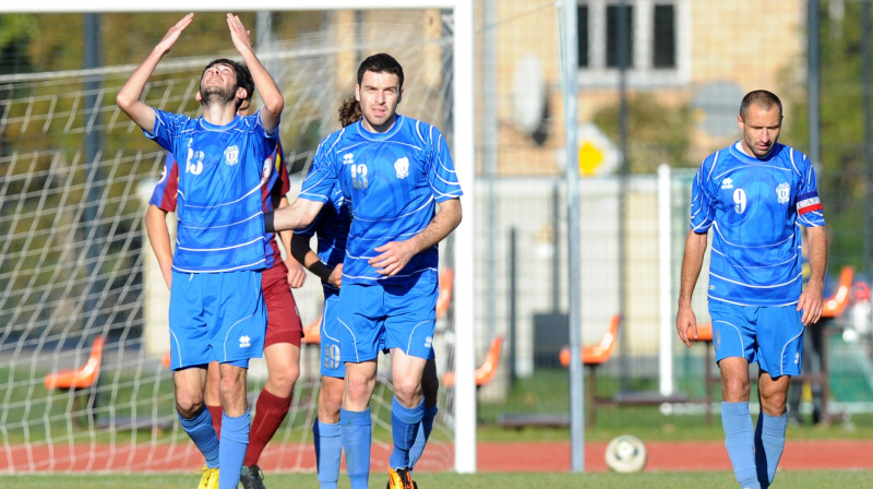 Pat ja Mamuka Gongadze (att. pirmais no kreisās) būtu Latvijas futbolists, diezin vai viņam atrastos vieta valstsvienības kandidātos. Foto: Romāns Kokšarovs, "F64 Photo agency"